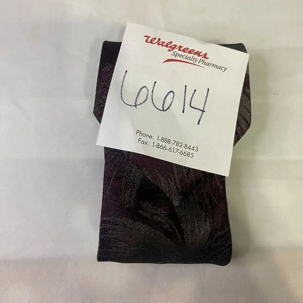 #6614 Oscar De La Renta Studio Maroon and Green Mens Necktie, Tie